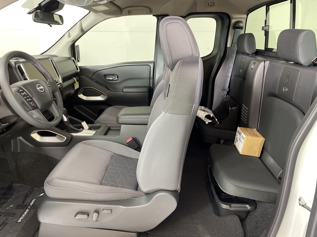 2025 Nissan Frontier SV photo 37