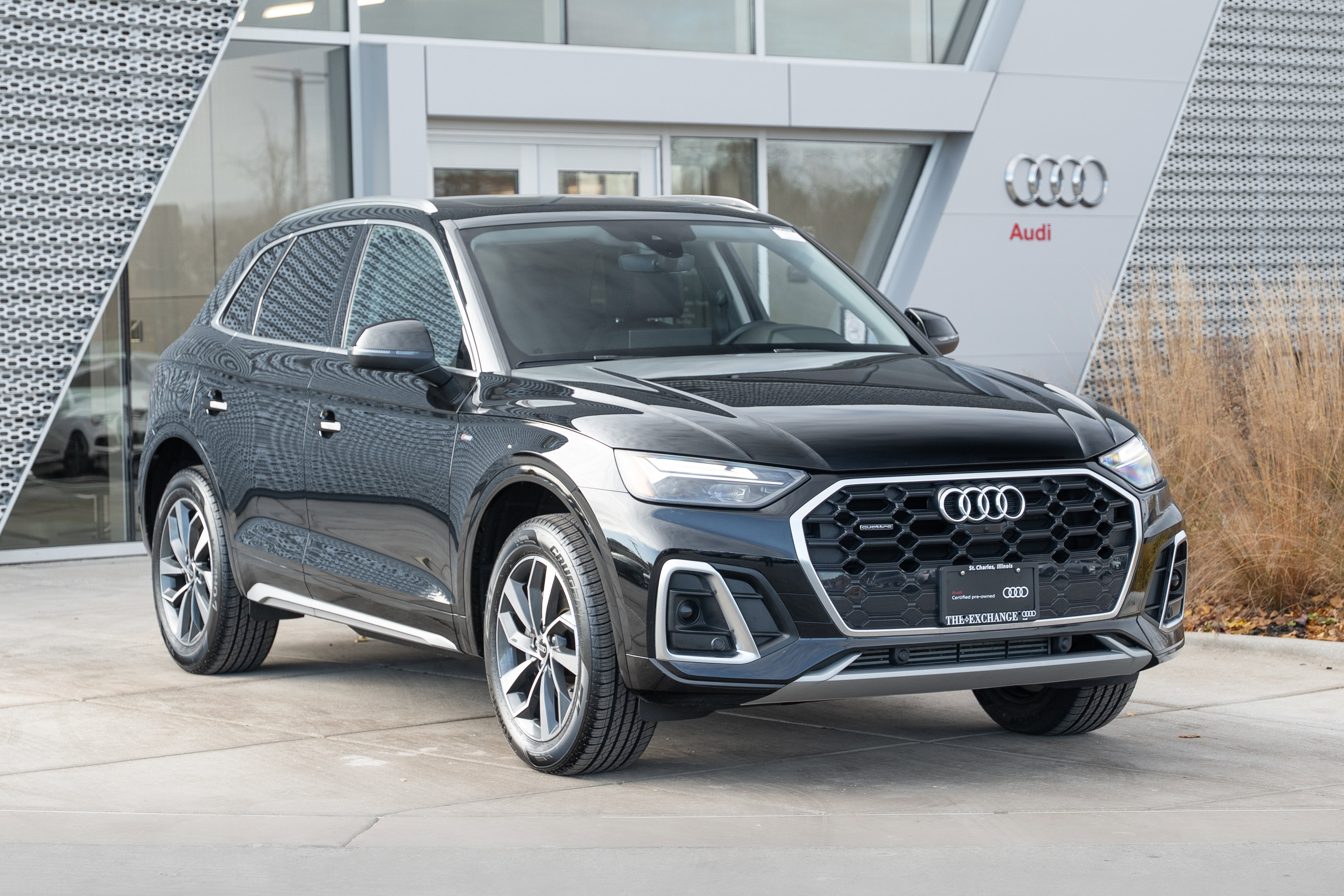 2023 Audi Q5 S line Premium Plus photo 2