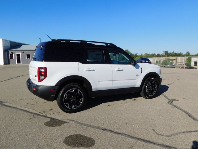 2025 Ford Bronco Sport Outer Banks photo 2