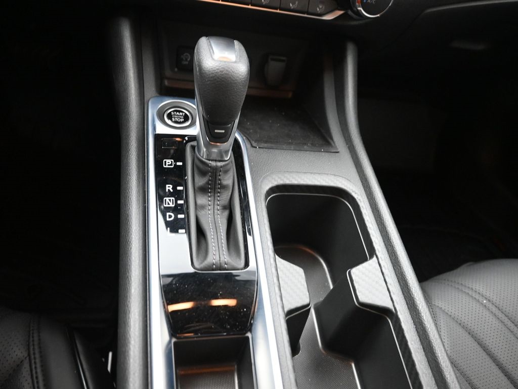 2025 Nissan Sentra SV photo 11