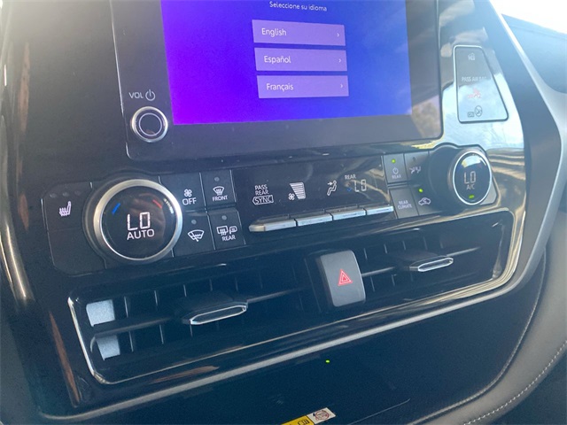 2023 Toyota Highlander XLE photo 9