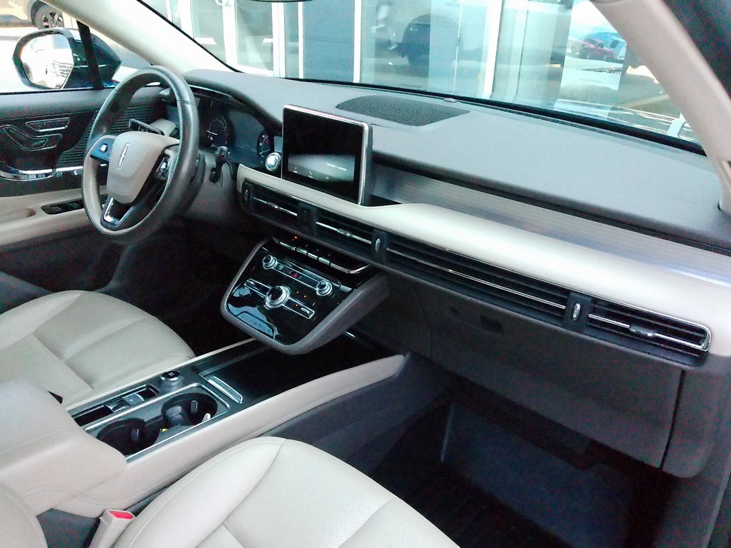 2020 Lincoln Corsair Standard photo 12