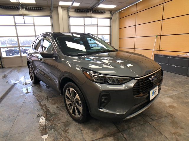 2025 Ford Escape Platinum's photo