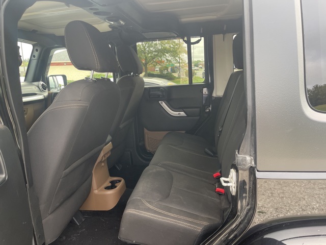 2016 Jeep Wrangler Unlimited Sahara photo 10