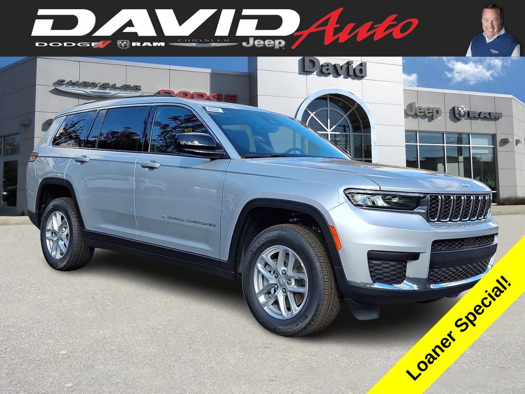 2025 Jeep Grand Cherokee L Laredo's photo