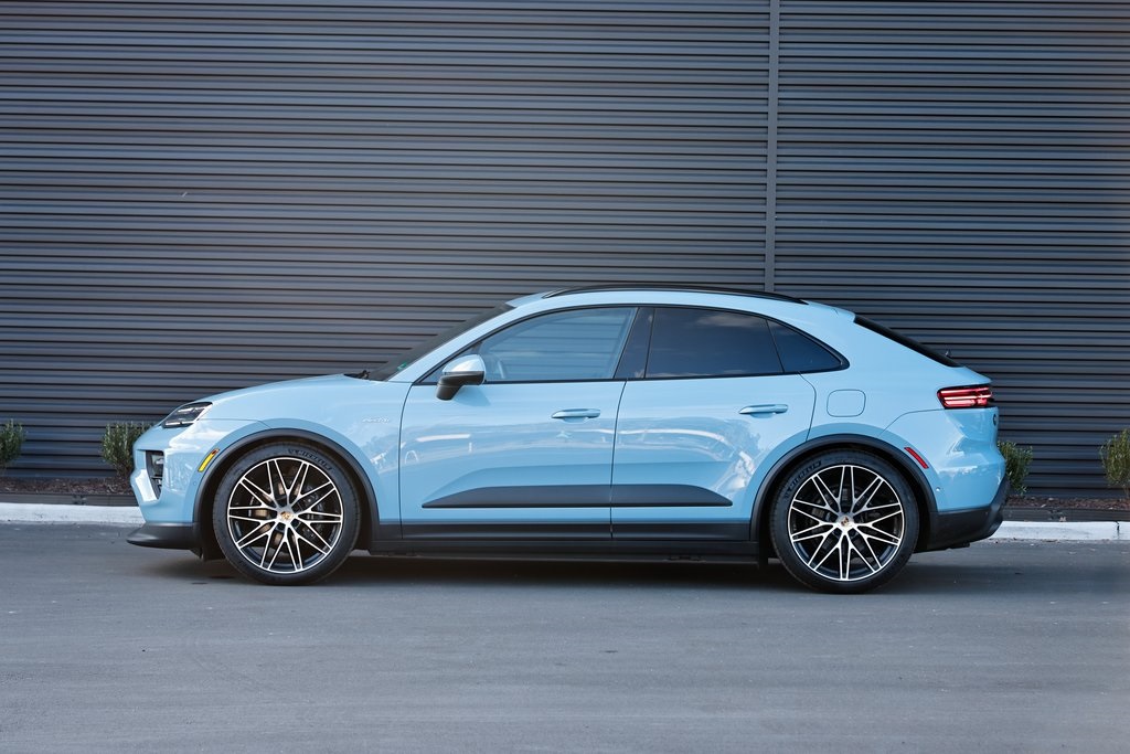 2025 Porsche Macan Electric photo 2