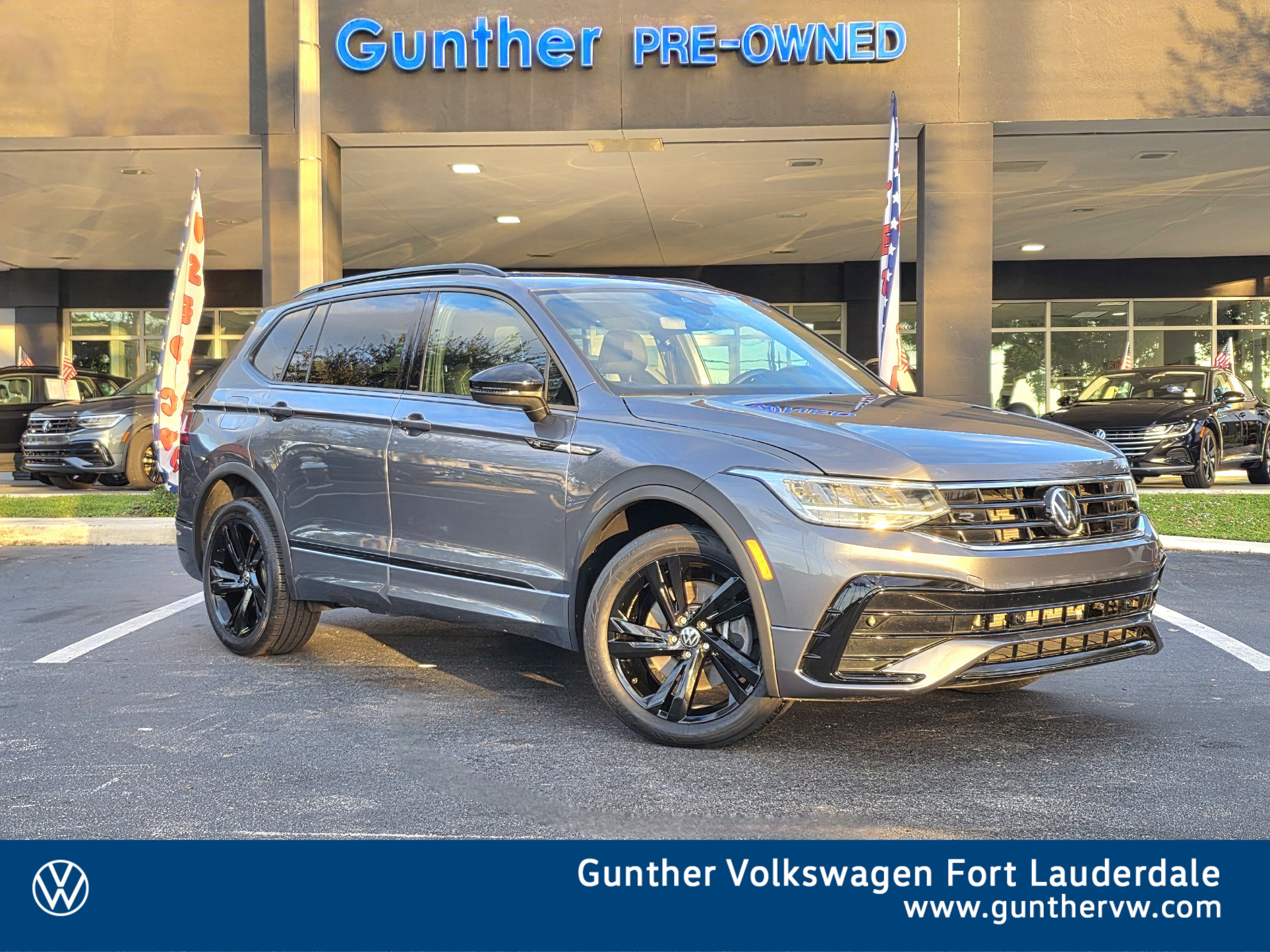 2023 Volkswagen Tiguan SE R-LINE BLACK