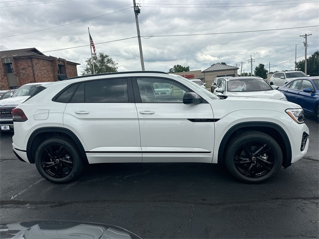 2025 Volkswagen Atlas Cross Sport SEL R-Line photo 5