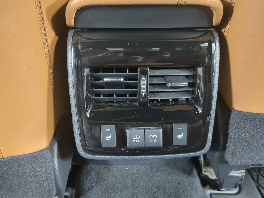 2020 Toyota Avalon Limited Hybrid photo 19