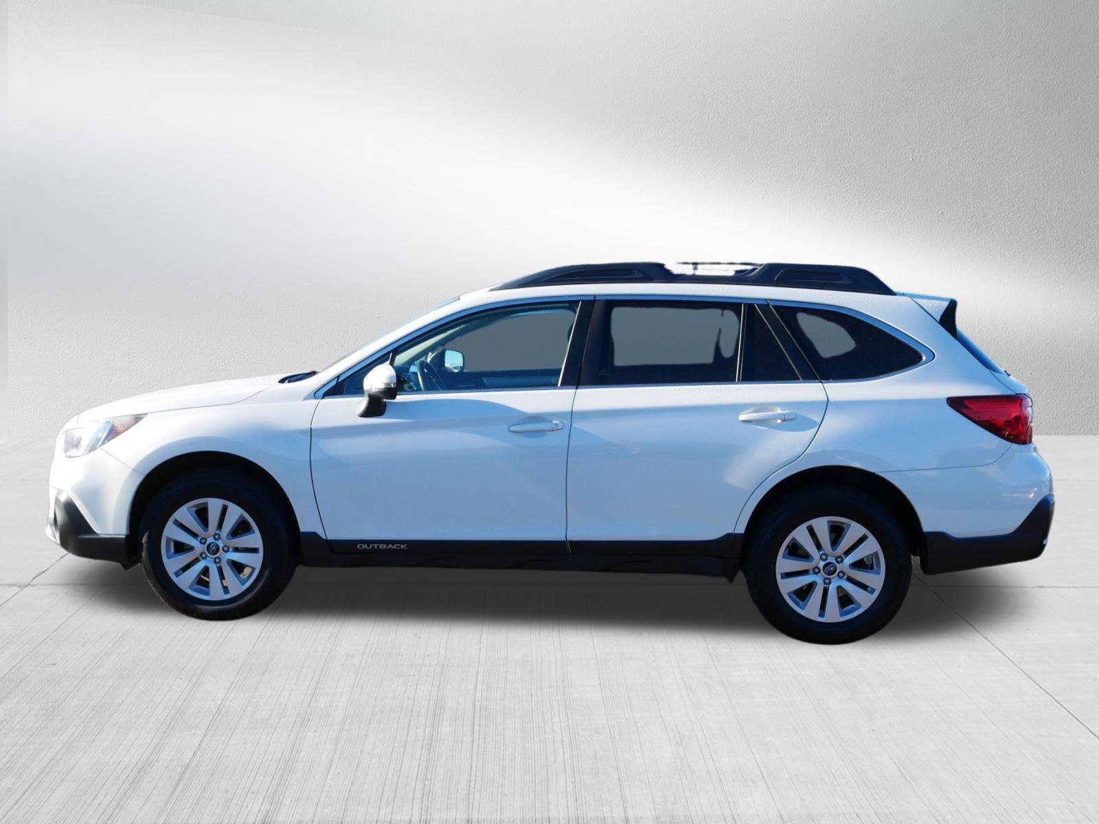 2019 Subaru Outback Premium photo 4