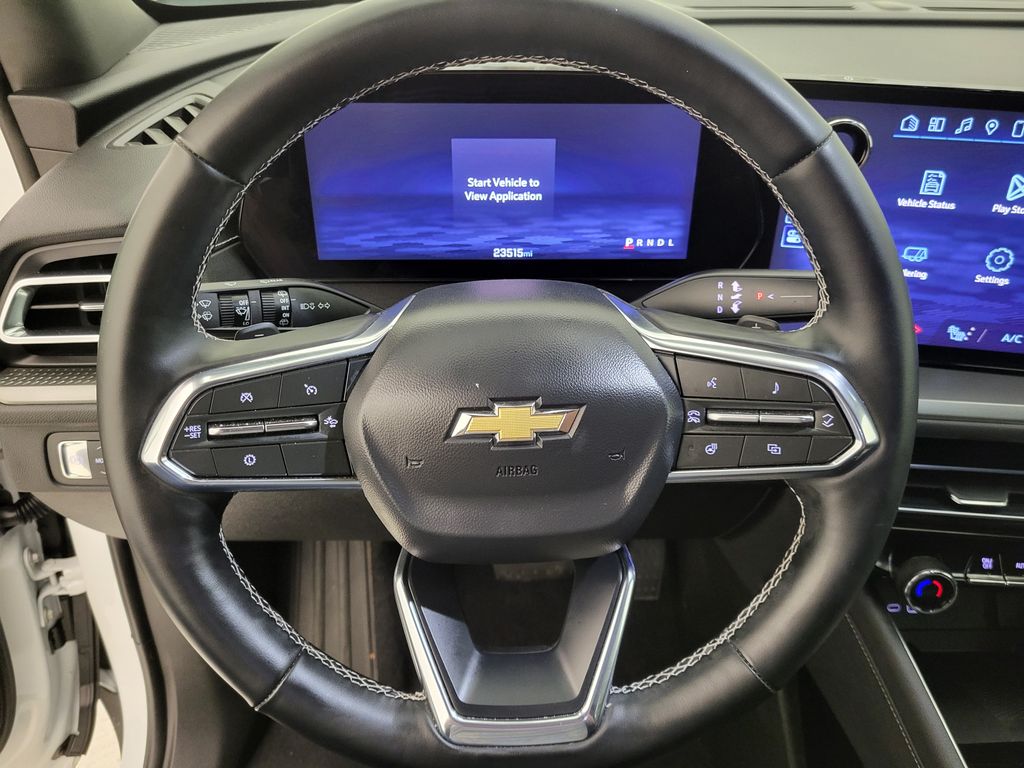 2025 Chevrolet Traverse photo 3