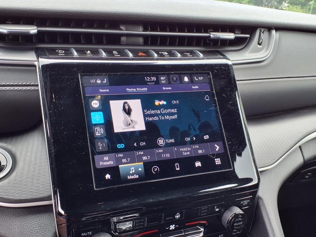 2023 Jeep Grand Cherokee Altitude photo 4