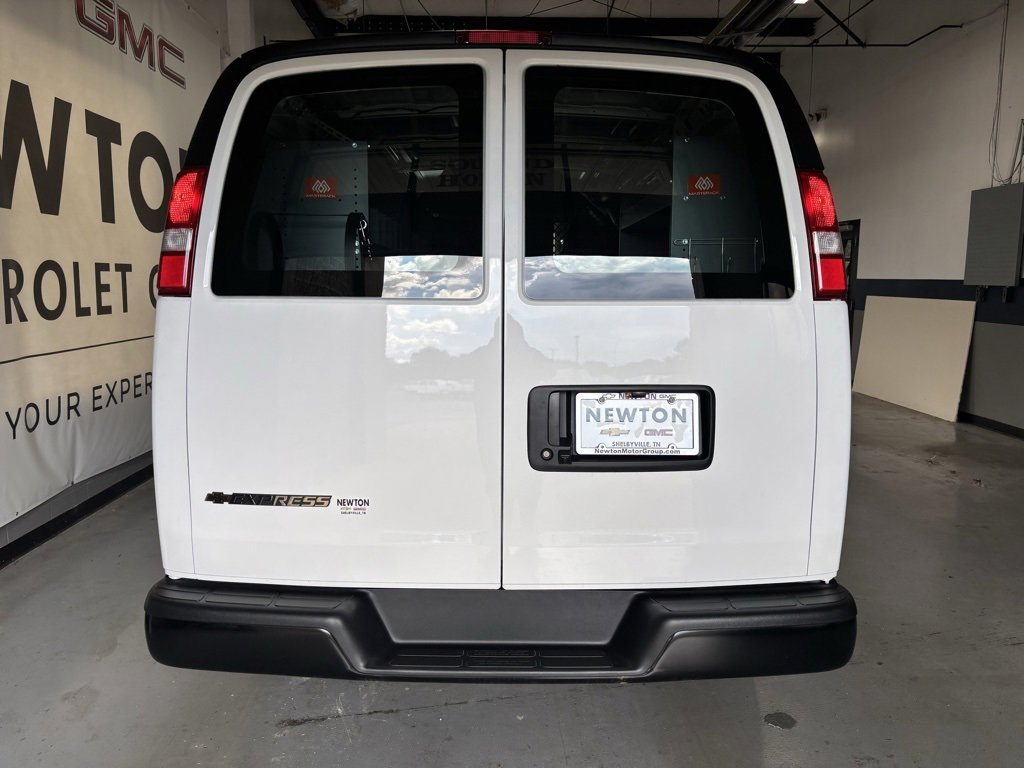 2025 Chevrolet Express Cargo 2500 photo 26