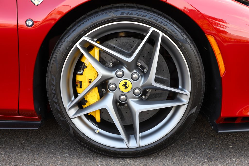 2021 Ferrari F8 Spider photo 43
