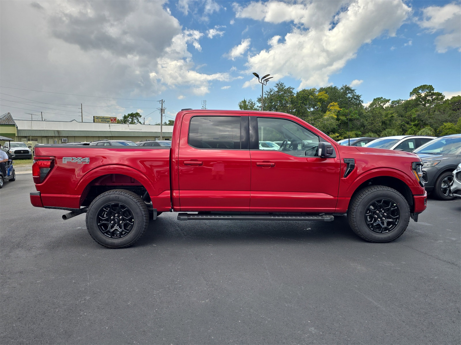 2025 Ford F-150 XLT photo 3