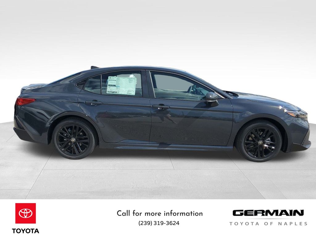 2025 Toyota Camry SE photo 4