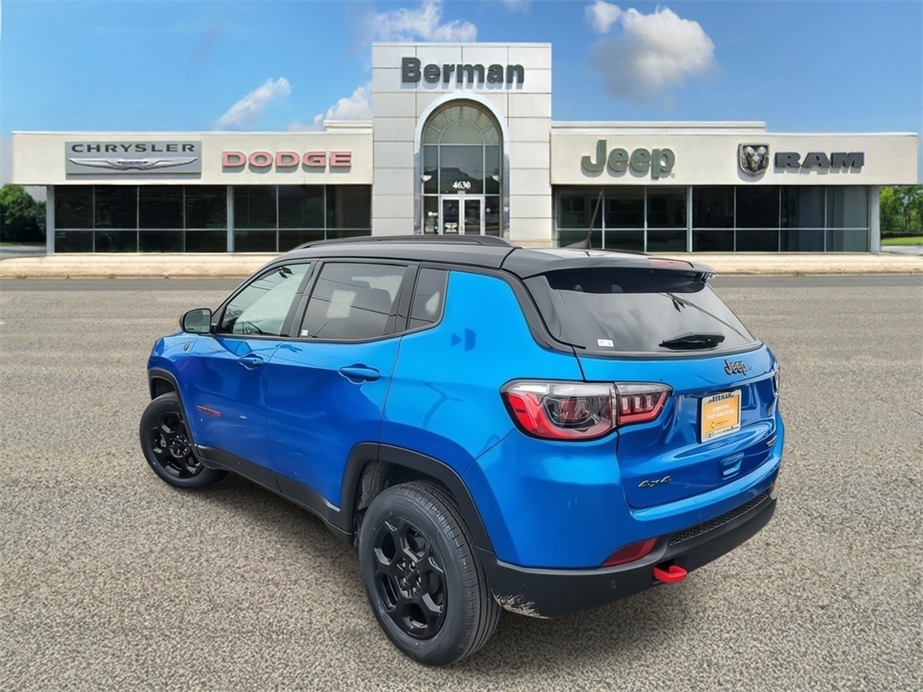 2023 Jeep Compass Trailhawk photo 4