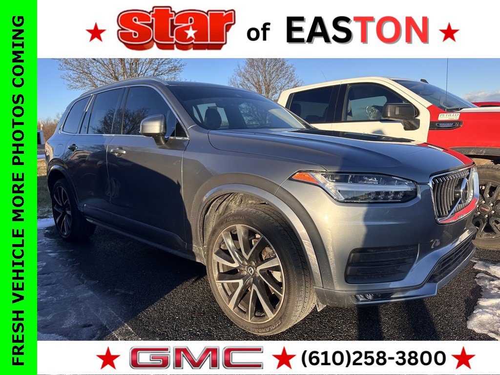 2020 Volvo XC90 Momentum's photo