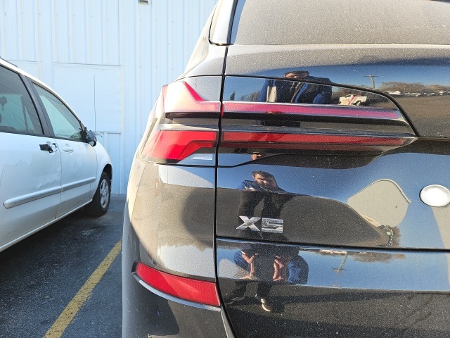 2025 Bmw X5 M60i photo 2