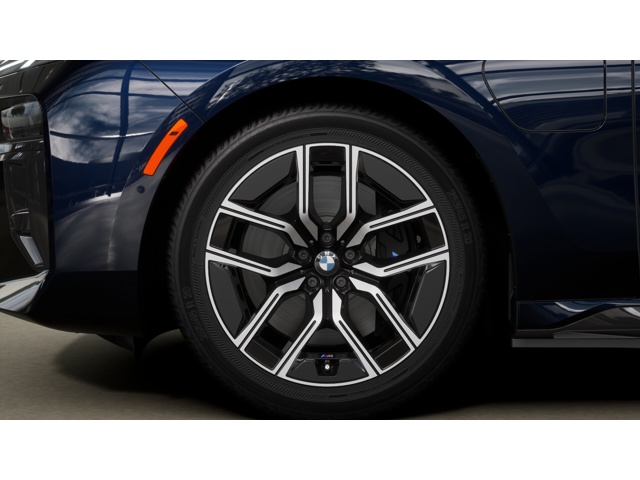 2026 Bmw 750e photo 7