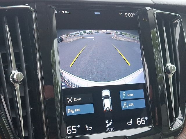 2021 Volvo XC60 T5 Momentum photo 18