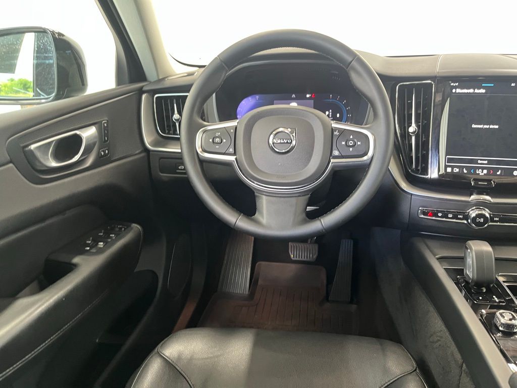 2024 Volvo XC60 B5 Core photo 18