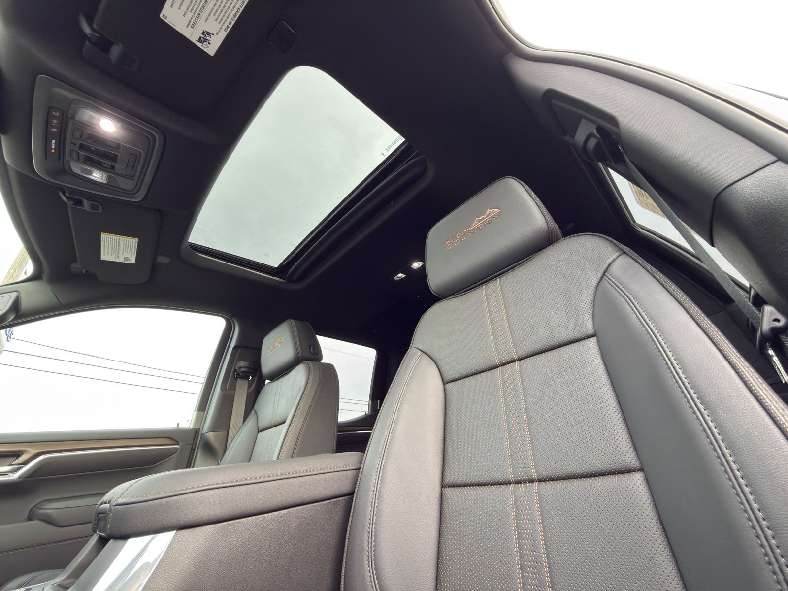 2026 Chevrolet Silverado 1500 High Country photo 4