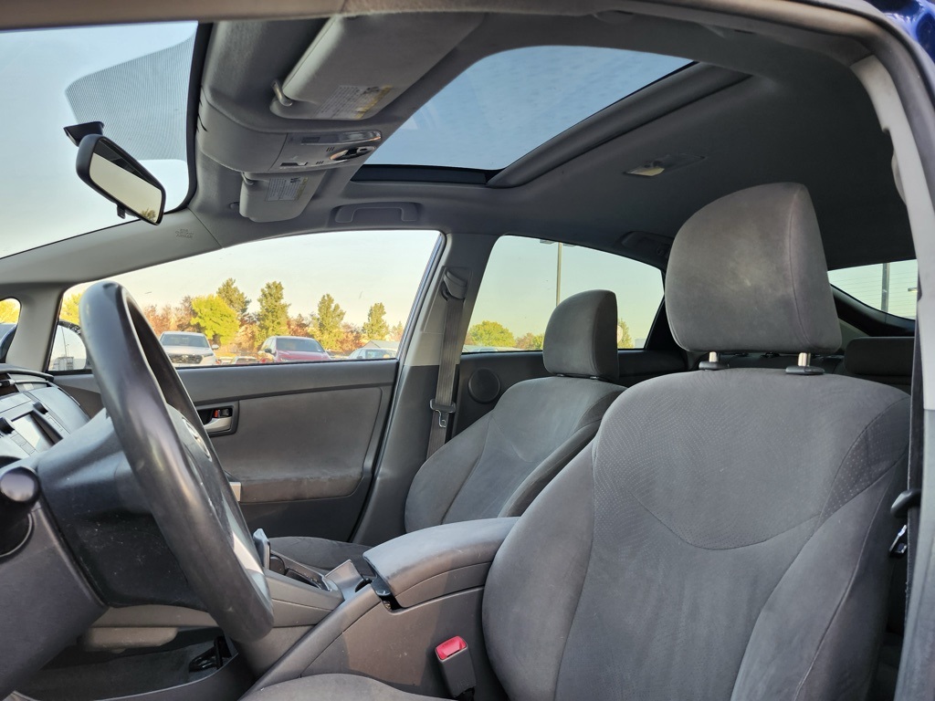 2010 Toyota Prius Three photo 13