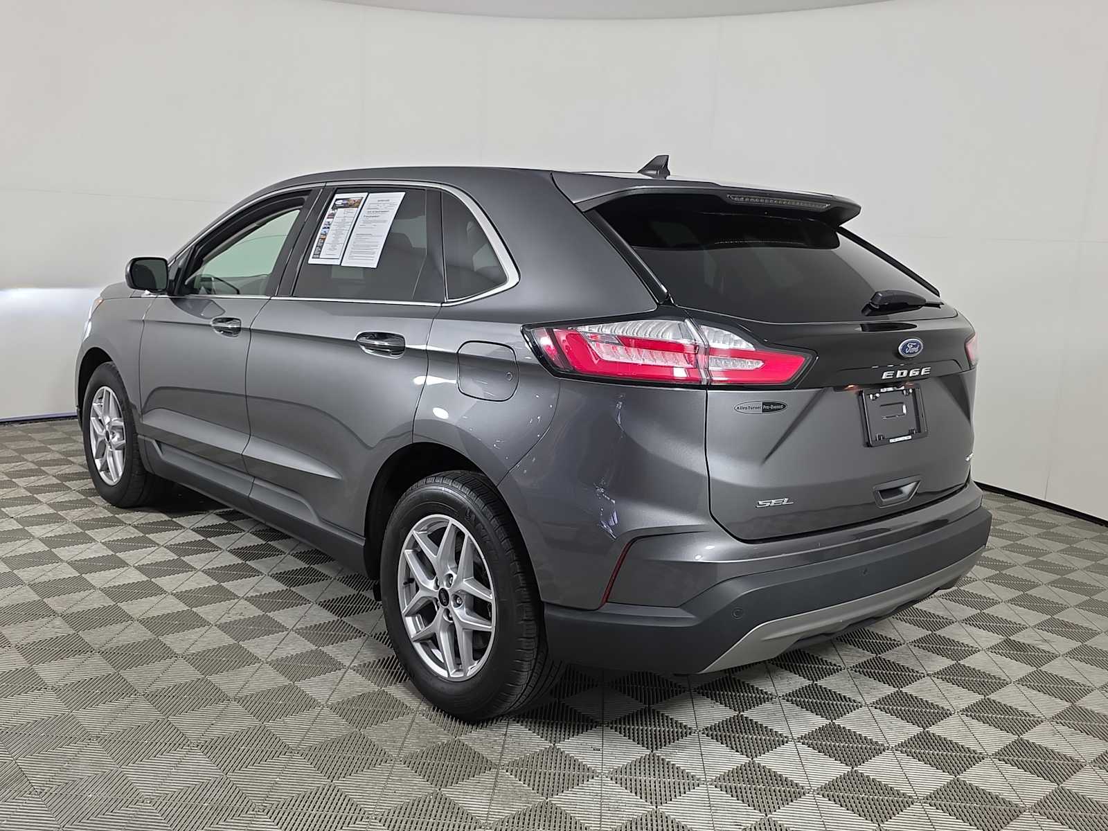 2023 Ford Edge SEL photo 8