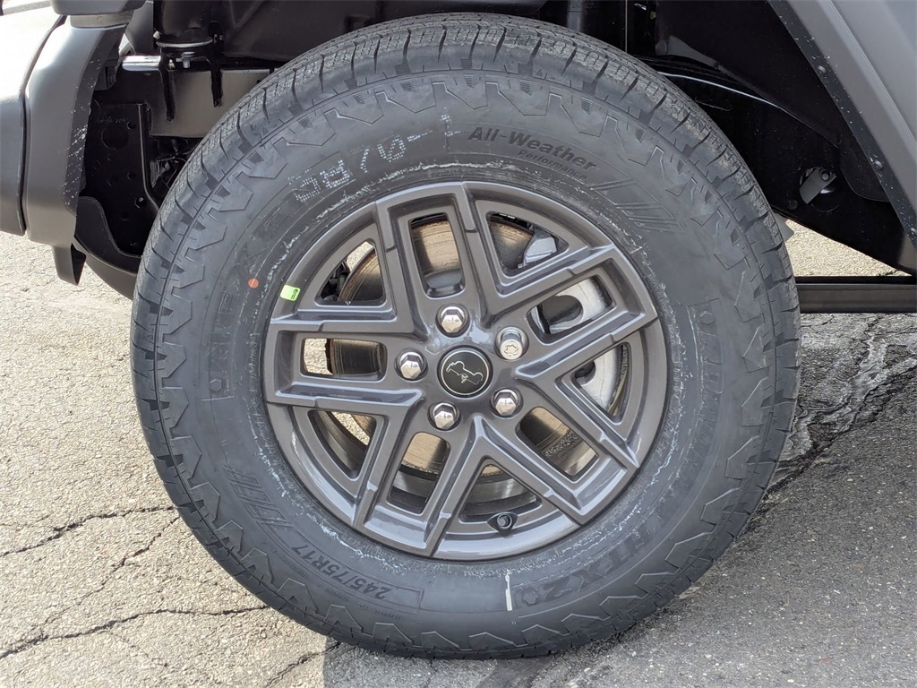 2025 Jeep Wrangler photo 9