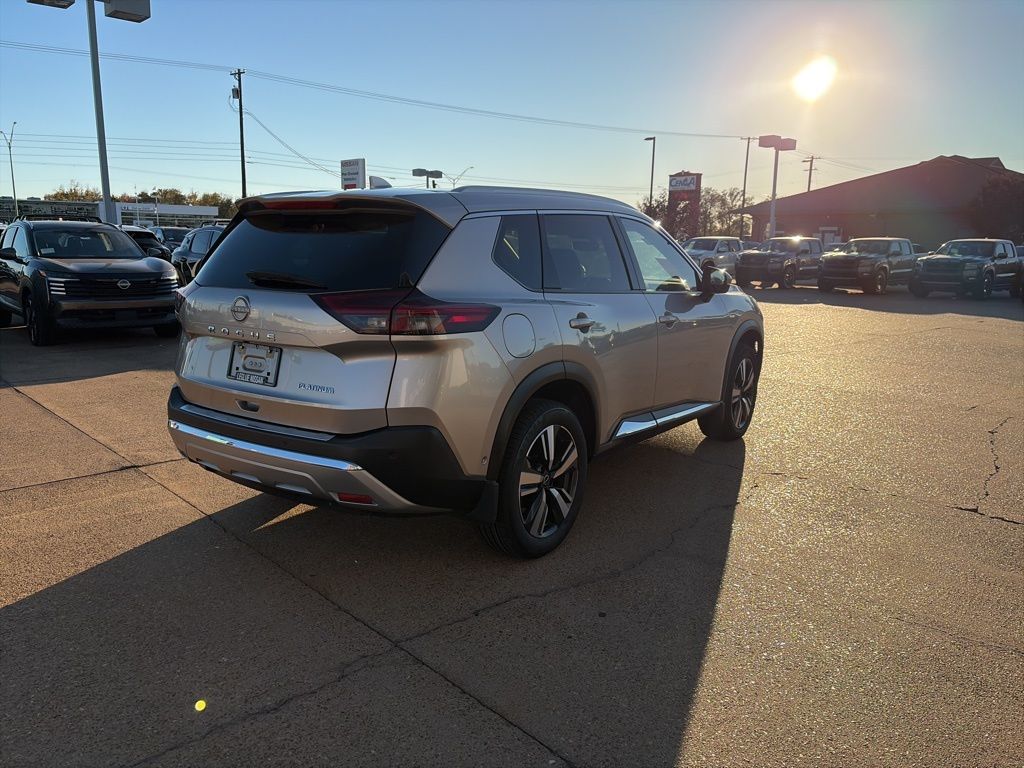 2023 Nissan Rogue Platinum photo 4