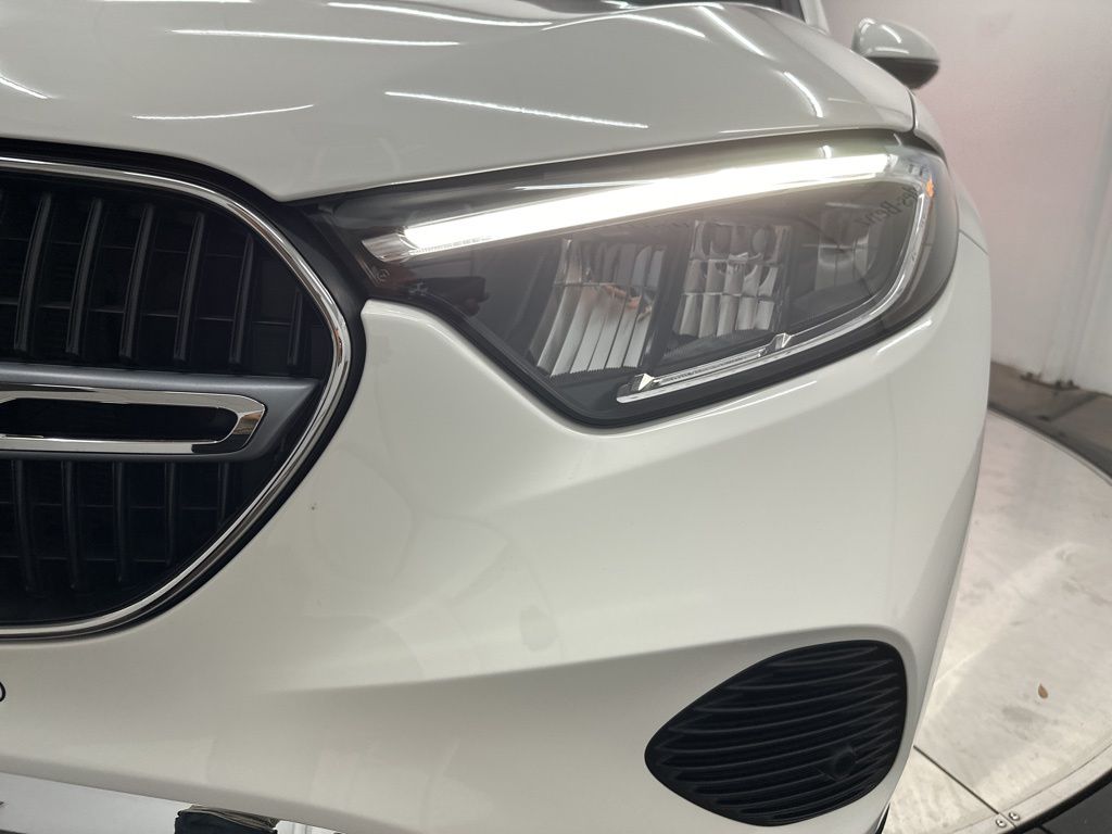 2025 Mercedes Benz GLC 300 4MATIC photo 22