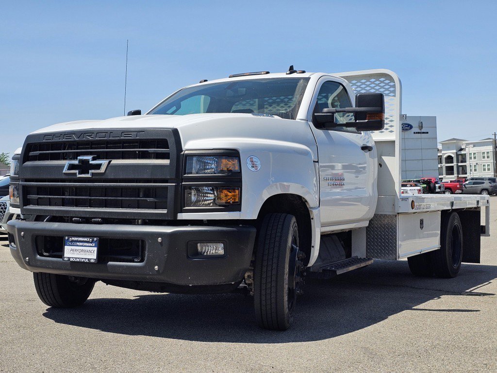 2023 Chevrolet Silverado 5500HD Work Truck photo 2