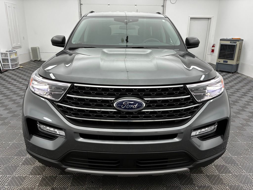 2023 Ford Explorer XLT photo 8