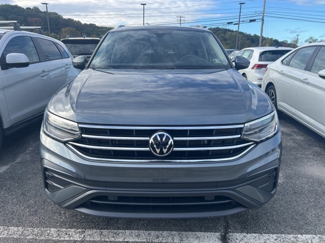 2023 Volkswagen Tiguan SE photo 2