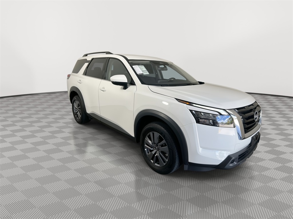 2024 Nissan Pathfinder SV photo 2