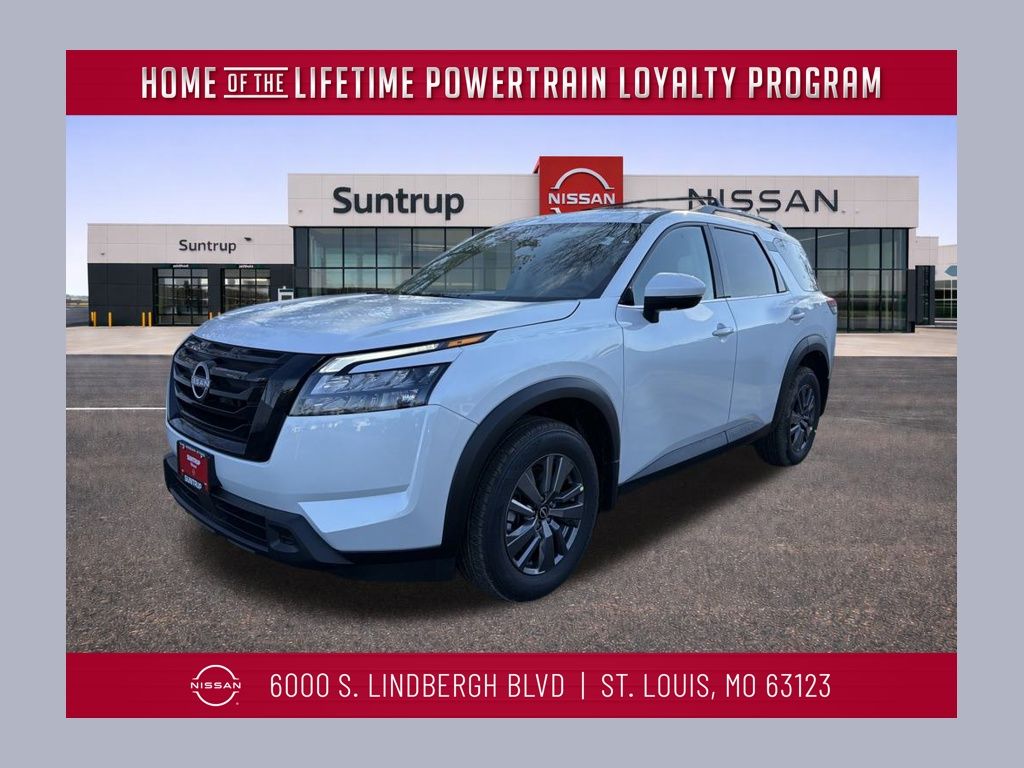 2025 Nissan Pathfinder SV's photo