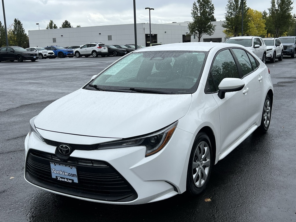 2023 Toyota Corolla LE photo 3