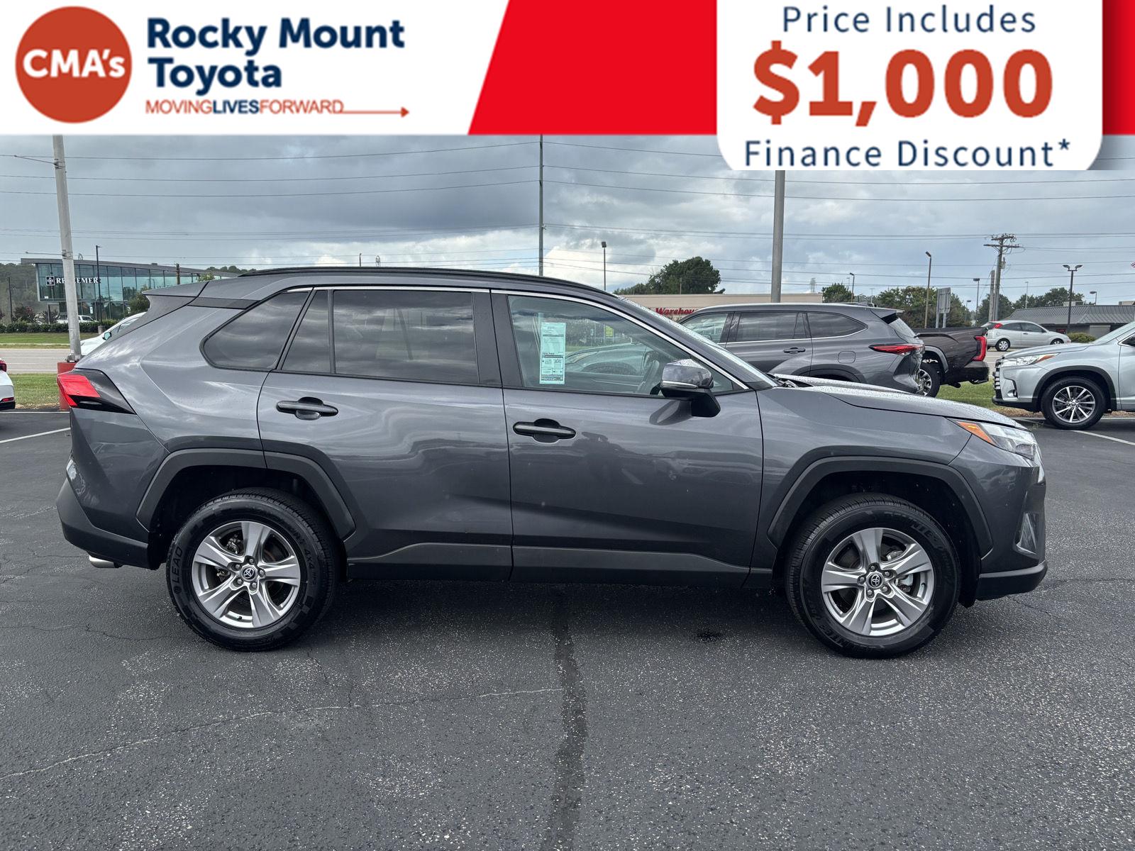 2023 Toyota RAV4 XLE photo 8