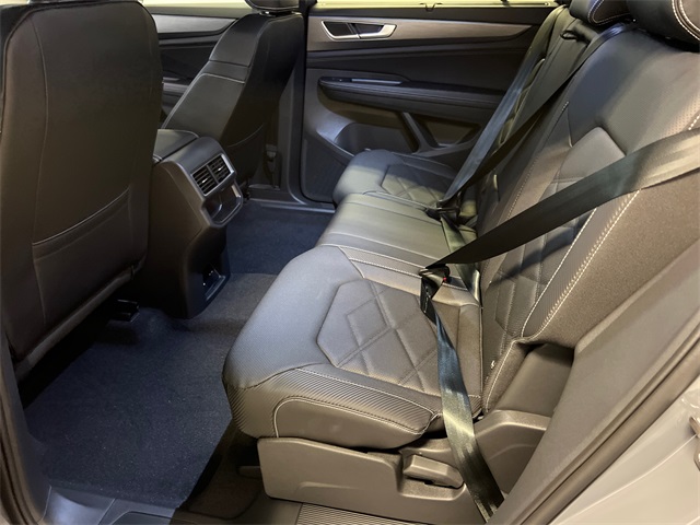 2026 Volkswagen Atlas Cross Sport SE Technology photo 10