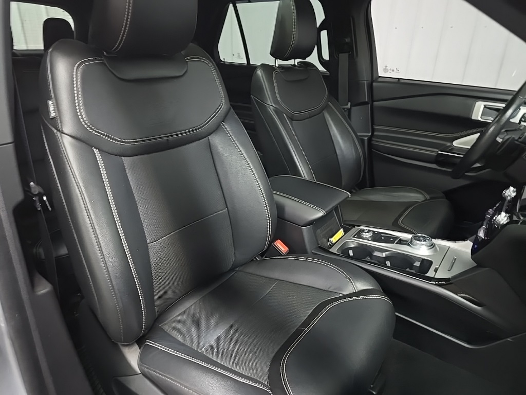 2022 Ford Explorer ST photo 15