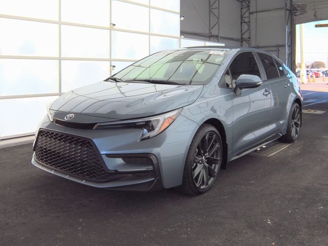 2024 Toyota Corolla SE's photo