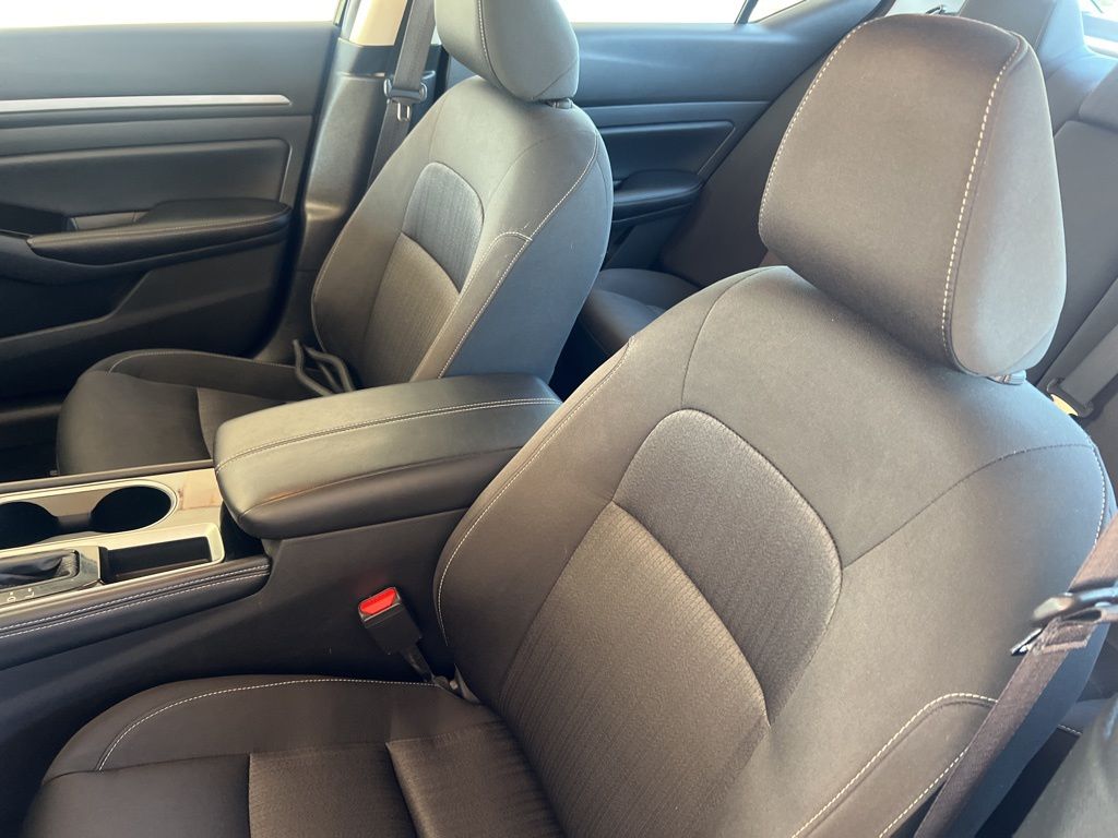 2023 Nissan Altima SV photo 3