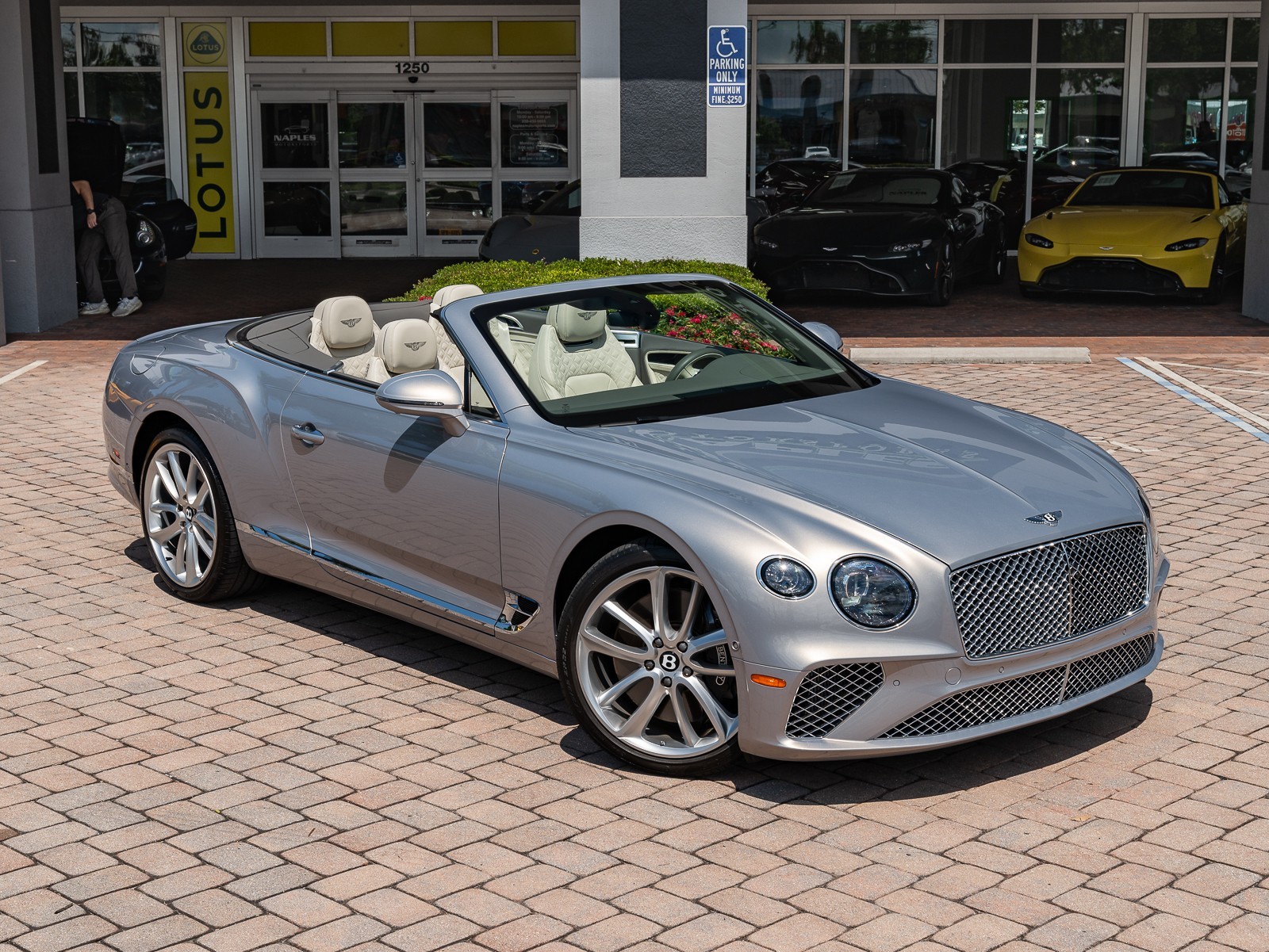 2022 Bentley Continental GT V8 photo 20