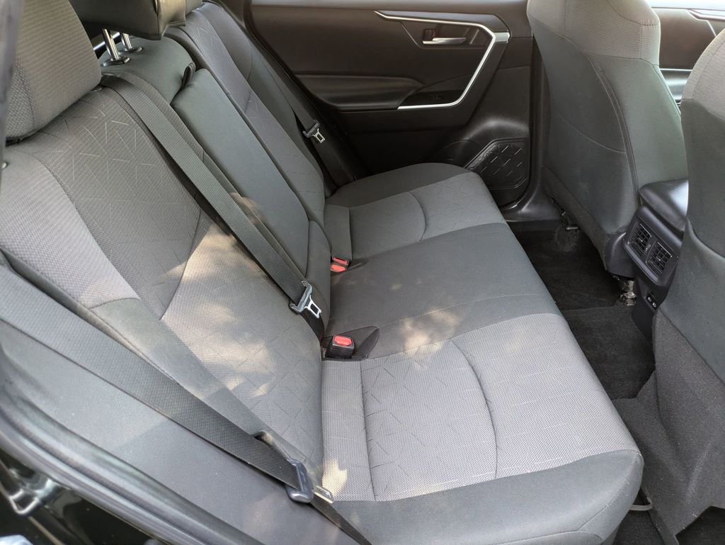 2024 Toyota RAV4 Hybrid photo 25