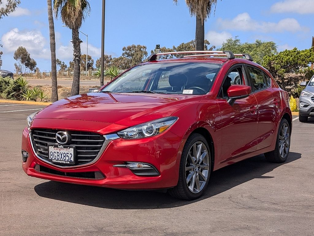 2018 Mazda Mazda3 Touring photo 4