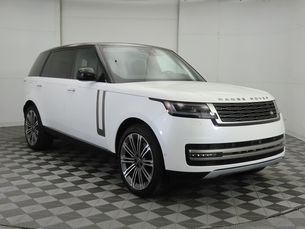 2025 Land Rover Range Rover SE photo 3