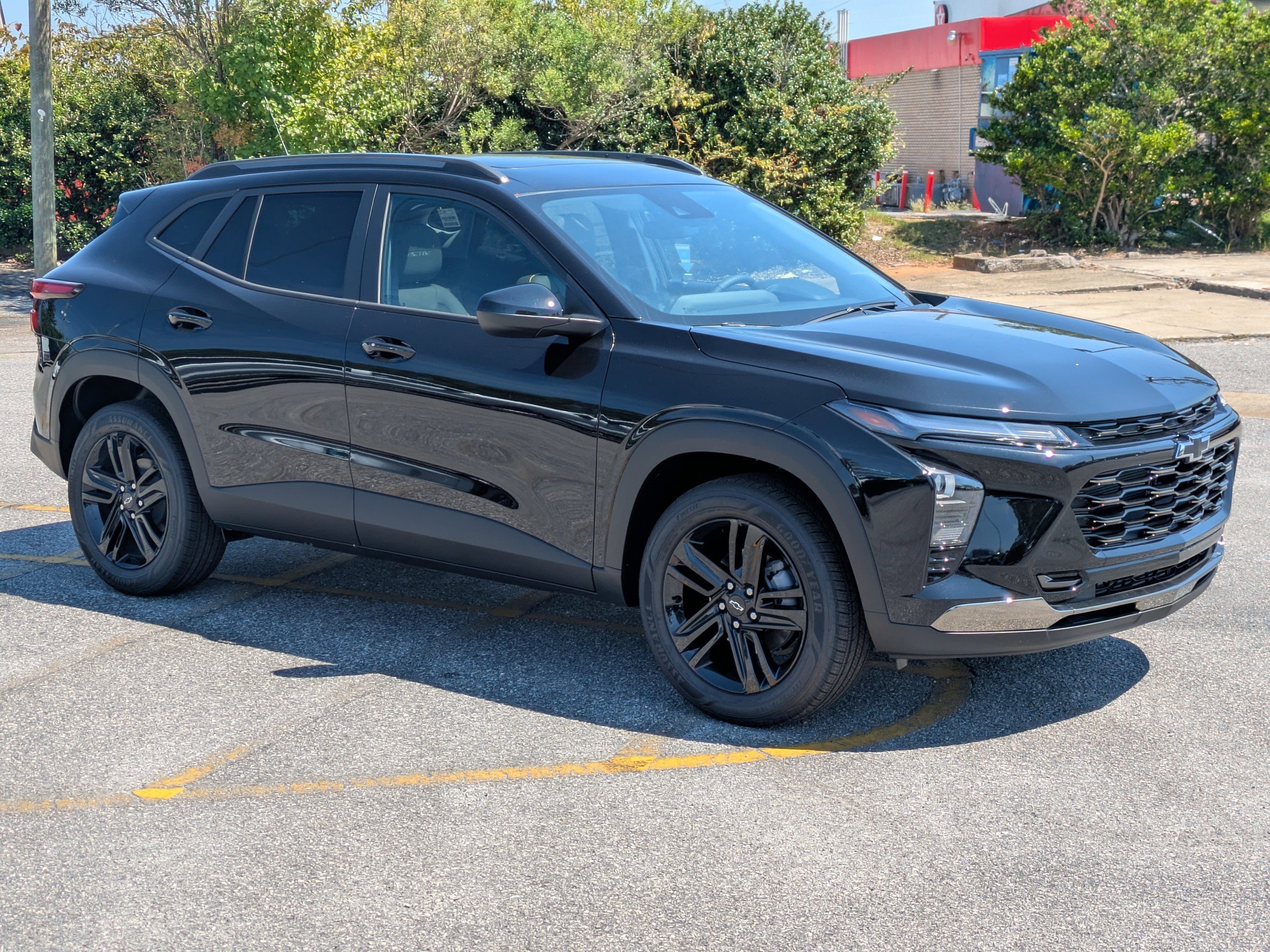 2025 Chevrolet Trax ACTIV photo 2