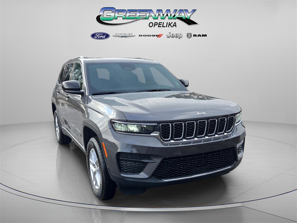 2025 Jeep Grand Cherokee Laredo's photo
