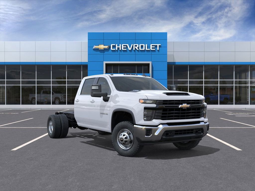 2025 Chevrolet Silverado HD WT's photo